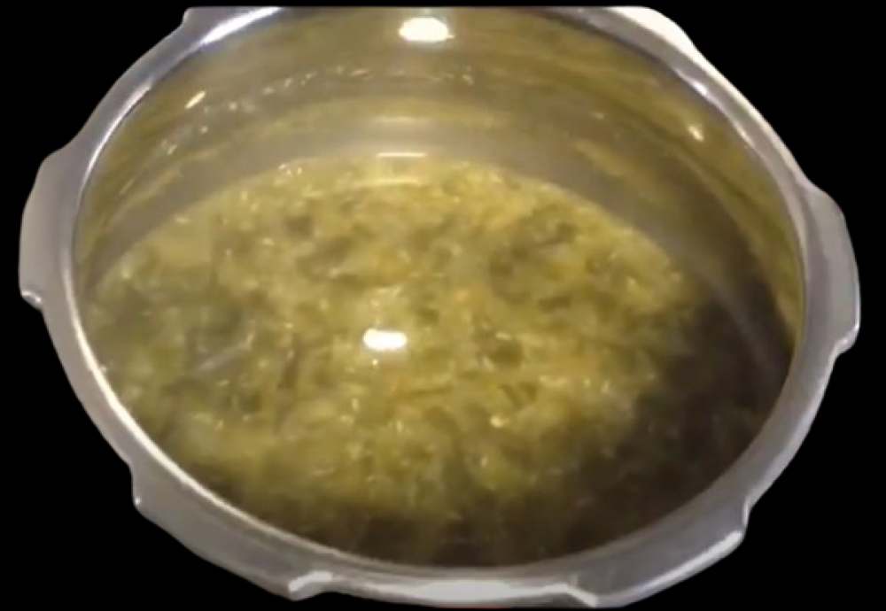 ambat-bhaji-soppina-huli